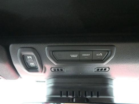 Used 2022 Jeep Wrangler Unlimited Sahara w/ Cold Weather Group AWD/4WD image 18