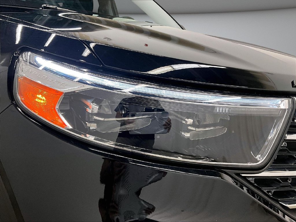 Used 2021 Ford Explorer XLT AWD/4WD image 30