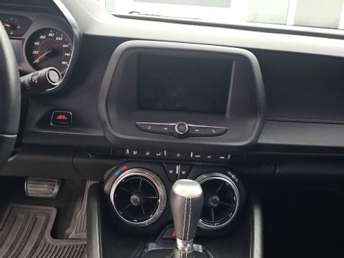 Used 2022 Chevrolet Camaro LT image 9