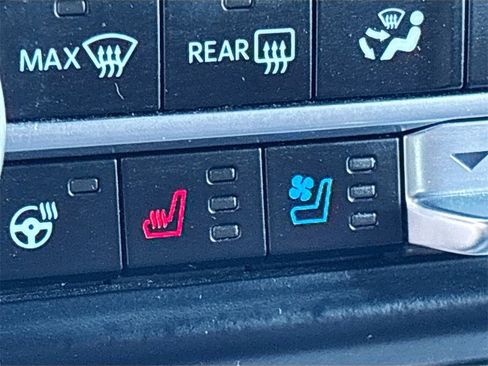 Used 2024 Ford Expedition Max Limited image 21