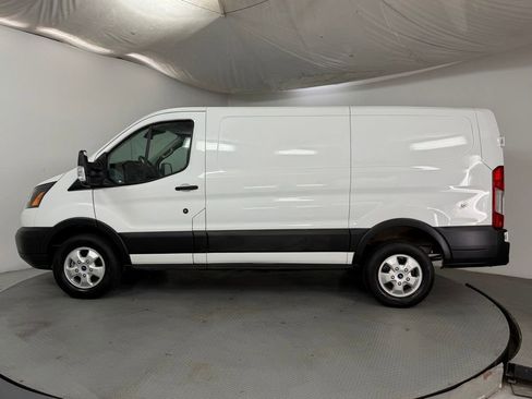 Used 2019 Ford Transit 250 130 Low Roof RWD image 4
