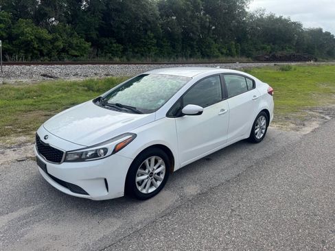 Used 2017 Kia Forte LX w/ LX Popular Package FWD image 3