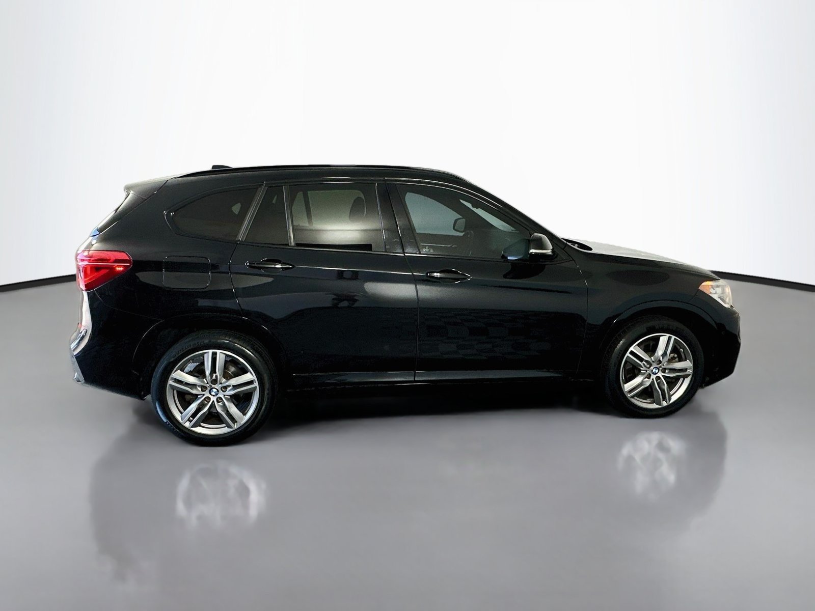 Used 2018 BMW X1 sDrive28i w/ M Sport Package FWD image 8
