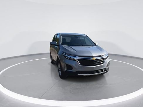 Used 2024 Chevrolet Equinox LT AWD/4WD image 3