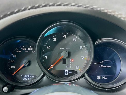 Used 2021 Porsche Macan AWD/4WD image 12