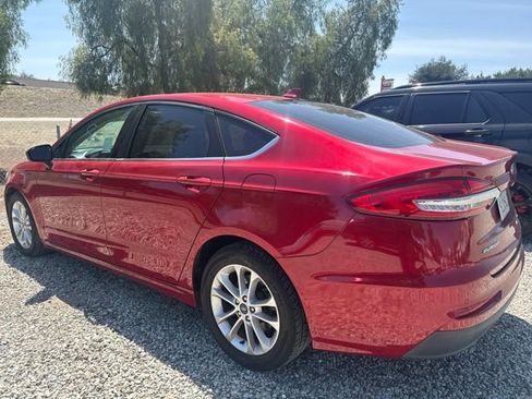 Used 2020 Ford Fusion SE FWD image 2