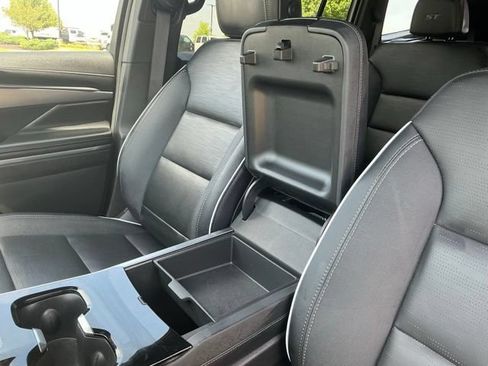 Used 2025 Buick Enclave Sport Touring w/ Super Cruise Package FWD image 31