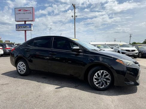 Used 2018 Toyota Corolla LE FWD image 3