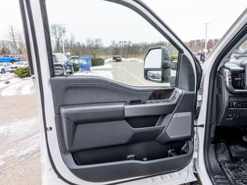 New 2026 Ford F250 Lariat w/ Black Appearance Package image 26