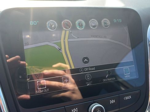Used 2018 Chevrolet Equinox Premier FWD image 12