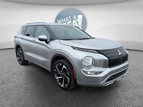 Used 2022 Mitsubishi Outlander SEL image 1