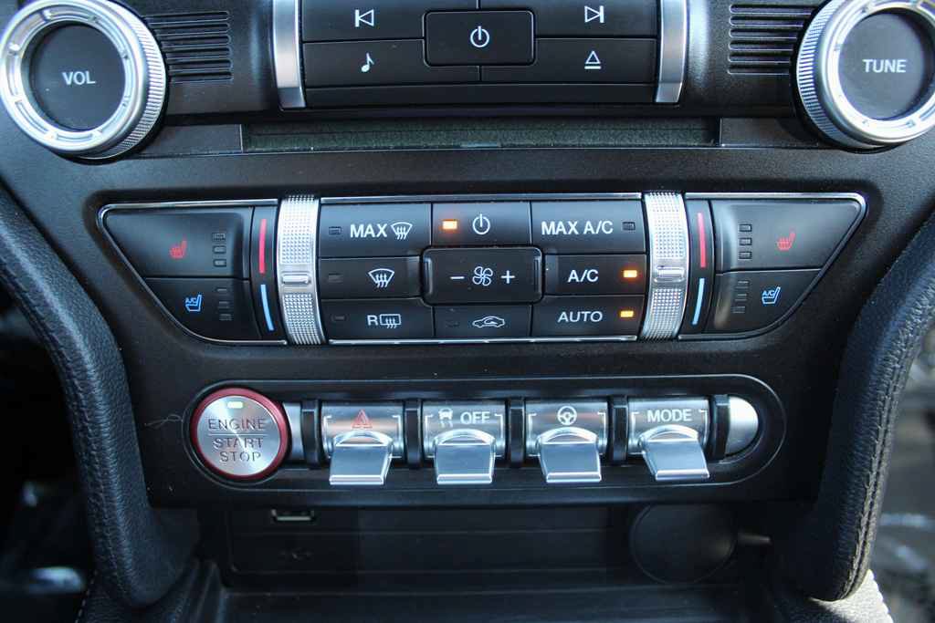 Used 2020 Ford Mustang Premium w/ Equipment Group 201A RWD image 19