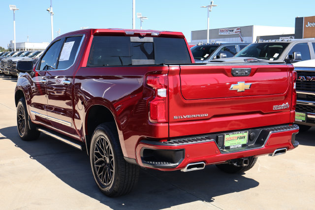 Used 2025 Chevrolet Silverado 1500 High Country w/ High Country Premium Package AWD/4WD image 4