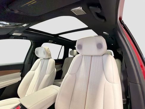 New 2026 Cadillac Vistiq Sport image 19