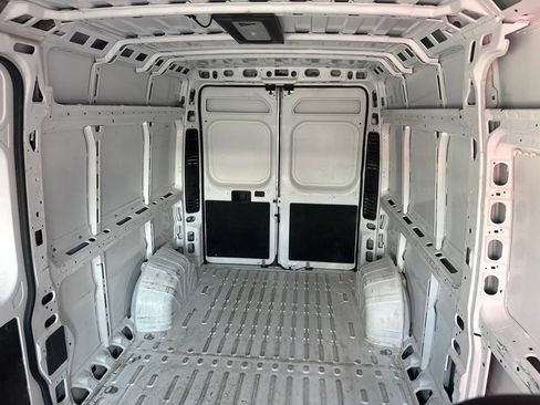 Used 2025 RAM ProMaster 2500 w/ Convenience Group FWD image 23
