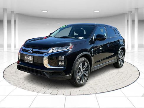 Used 2025 Mitsubishi Outlander Sport SE image 1