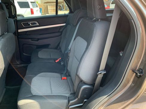 Used 2016 Ford Explorer XLT AWD/4WD image 28