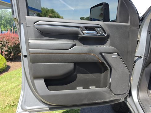 Used 2024 GMC Sierra 2500 AT4 w/ Technology Package AWD/4WD image 18