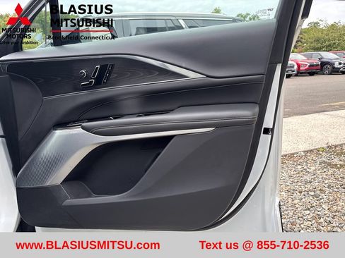 Used 2024 Cadillac Lyriq Luxury AWD/4WD image 53