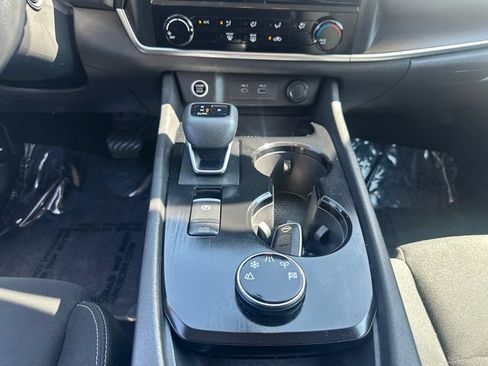 Used 2023 Nissan Rogue S AWD/4WD image 23