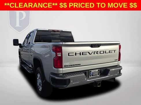 Used 2020 Chevrolet Silverado 3500 LTZ w/ Technology Package AWD/4WD image 9