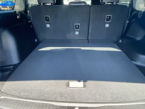 Used 2024 Jeep Grand Cherokee Limited image 17