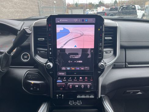 New 2025 RAM 2500 Laramie AWD/4WD image 14