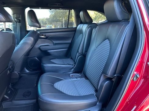Certified 2022 Toyota Highlander XSE image 14