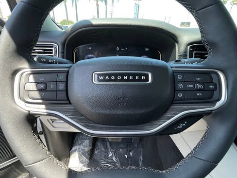 Used 2024 Jeep Wagoneer L Series III w/ Flexible Seating Group AWD/4WD image 22