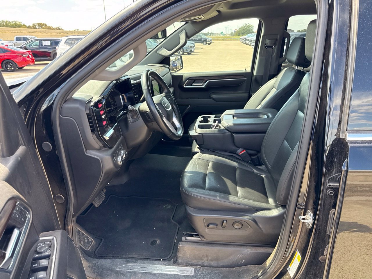 Used 2025 GMC Sierra 1500 SLT AWD/4WD image 19