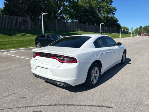Used 2015 Dodge Charger SE w/ Popular Equipment Group RWD image 4