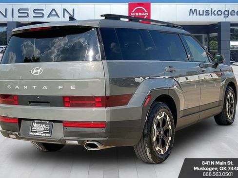 Used 2026 Hyundai Santa Fe SEL FWD image 5