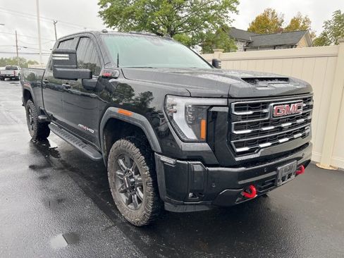 Used 2025 GMC Sierra 2500 AT4 w/ AT4 Premium Plus Package image 2