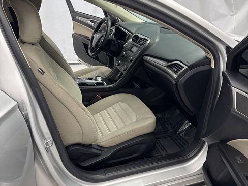 Used 2018 Ford Fusion S image 27