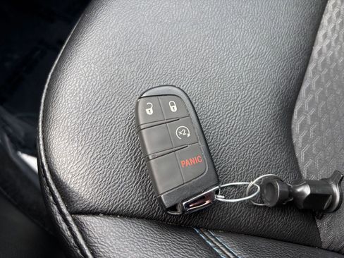 Used 2025 Jeep Compass Latitude AWD/4WD image 22