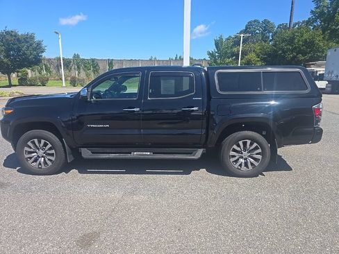 Used 2023 Toyota Tacoma Limited AWD/4WD image 8