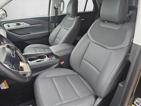 New 2026 Ford Explorer Active w/ Active Comfort Package RWD image 19