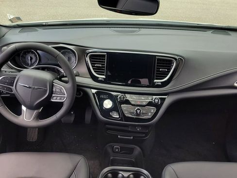 New 2026 Chrysler Pacifica Select image 39