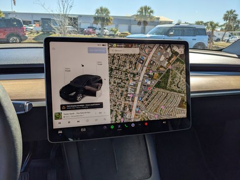 Used 2023 Tesla Model Y Long Range image 25