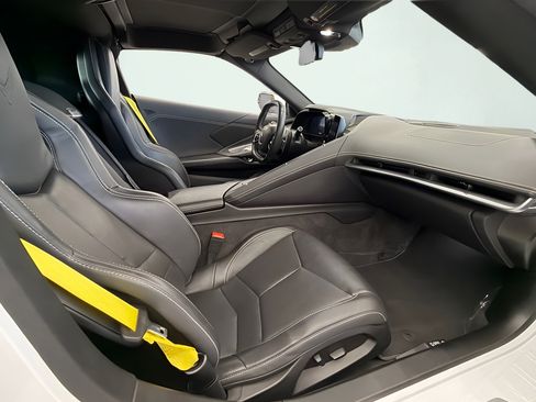 Used 2023 Chevrolet Corvette Stingray Coupe w/ Z51 Performance Package RWD image 22