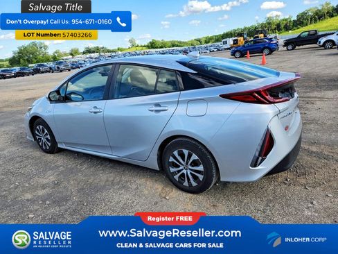 Used 2021 Toyota Prius Prime LE FWD image 3