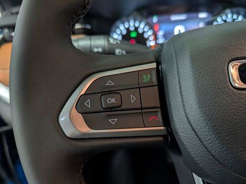 Used 2025 Jeep Compass Limited AWD/4WD image 18
