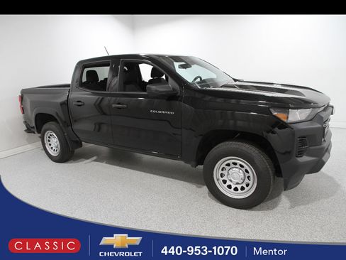 Used 2024 Chevrolet Colorado W/T RWD image 1