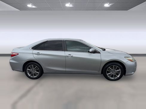 Used 2015 Toyota Camry SE image 7