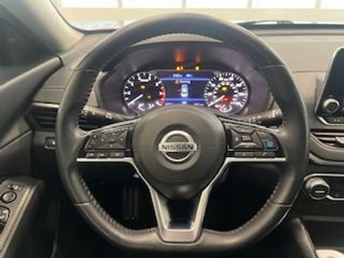 Used 2019 Nissan Altima 2.5 SV image 18