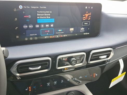 New 2026 Nissan Sentra SL w/ Floor Mat Package FWD image 9