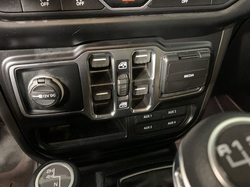 Used 2022 Jeep Wrangler Unlimited Sport image 25