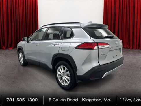 Certified 2024 Toyota Corolla Cross LE image 6