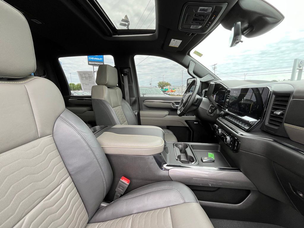 Used 2025 Chevrolet Silverado 2500 ZR2 AWD/4WD image 15