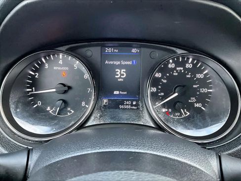 Used 2019 Nissan Rogue SV image 24